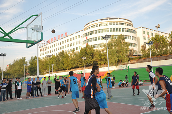 海棠学院篮球队与思源学院篮球队“篮球友谊赛”圆满成功