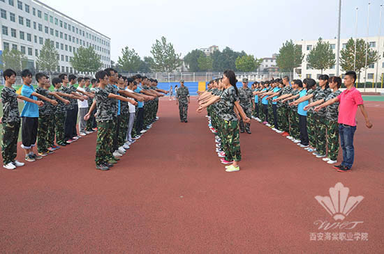 西安海棠学院新一届国旗护卫队训练工作全面展开