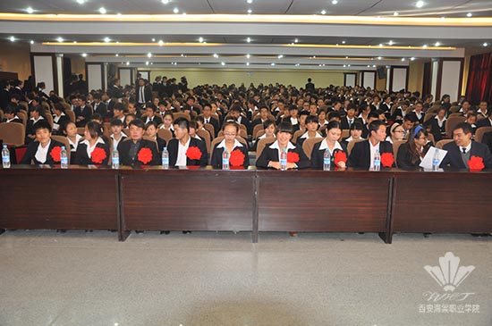 西安海棠学院团委隆重举行共青团西安海棠学院第九届委员会第四次全体（扩大）会议暨新老学生干部换届大会