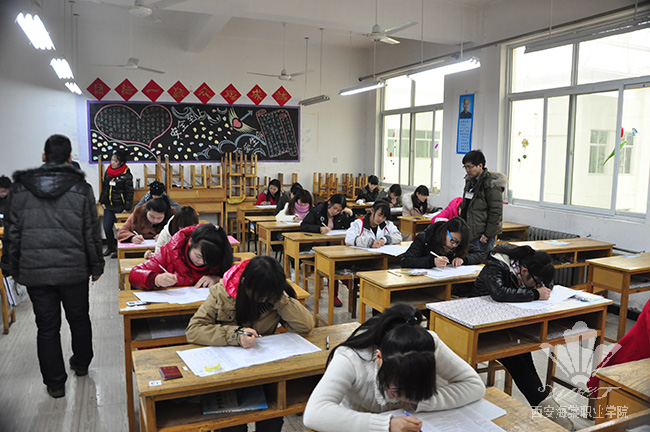 bat365正版唯一官网2013—2014学年第一学期期末考试全面展开