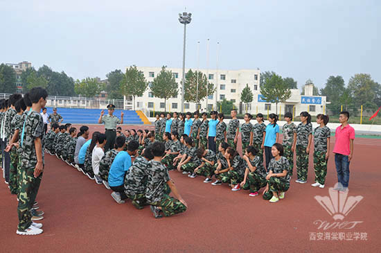西安海棠学院新一届国旗护卫队训练工作全面展开