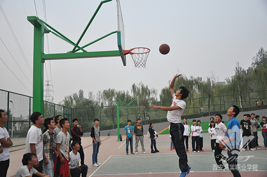 西安海棠学院中医美容学院与医学院“篮球友谊赛”顺利举行